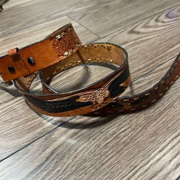 Vintage Tooled Leather Belt with Eagles and Painted Details - Size 42 - Picture 4 of 10
